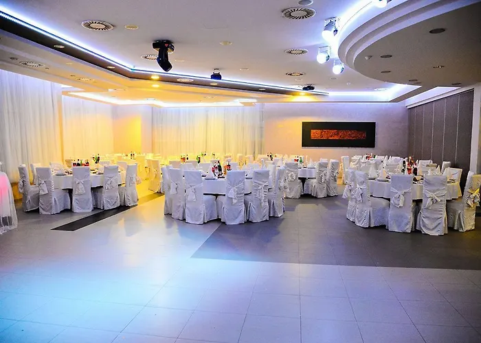 布罗尼奥酒店 4* Čitluk