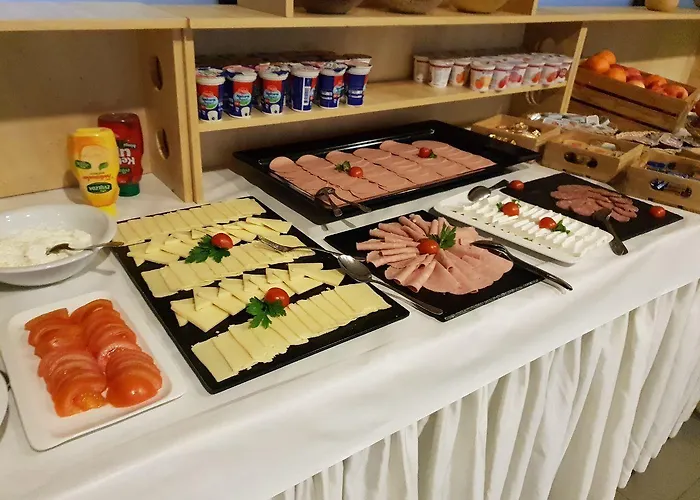 布罗尼奥酒店 4* Čitluk